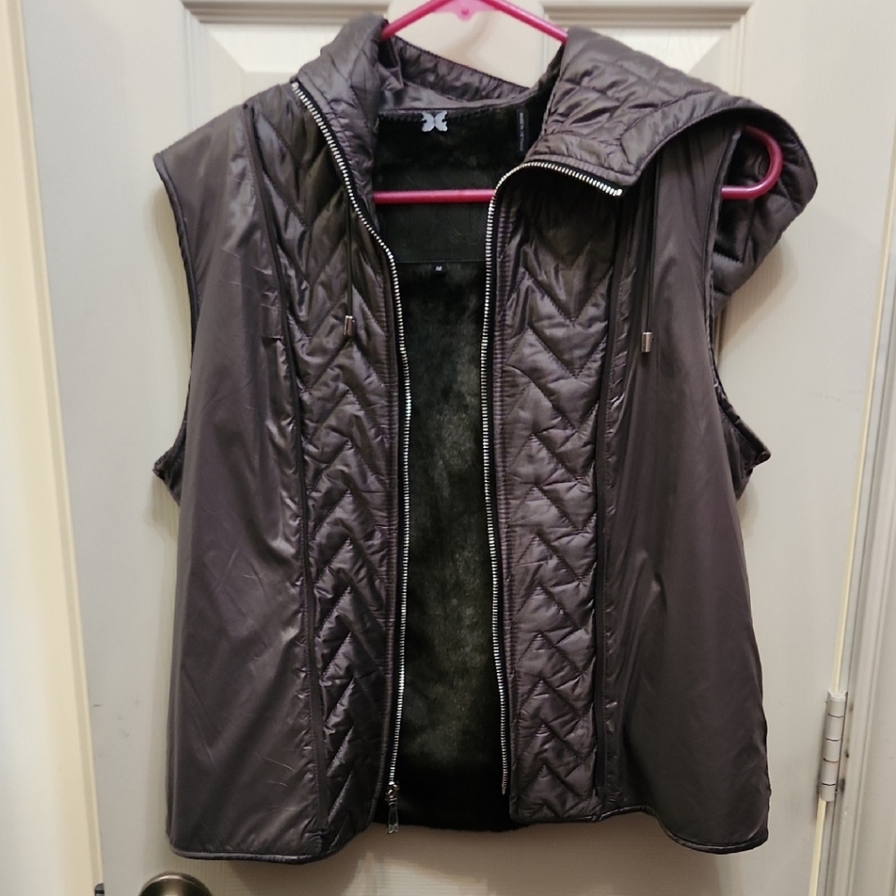 Dawn Levy Gray Chevron Quilted Vest Lightweight